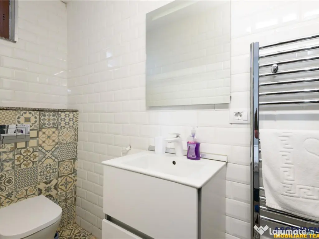 Apartament extins, trei unitati locative cu baie proprie, ce