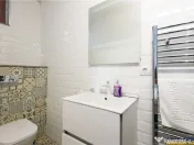 Apartament extins, trei unitati locative cu baie proprie, ce 