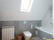 Apartament extins, trei unitati locative cu baie proprie, ce 