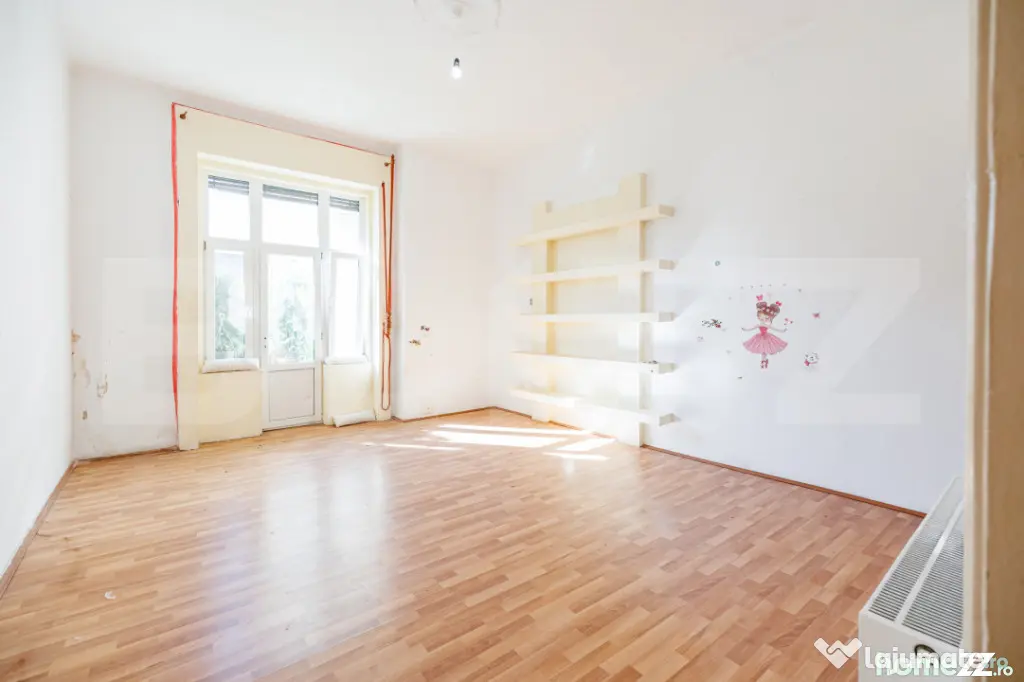 Cladire istorica, 175mp-5 camere, etaj 1, 1538Euro/ mp , z - Timisoara (Timis)