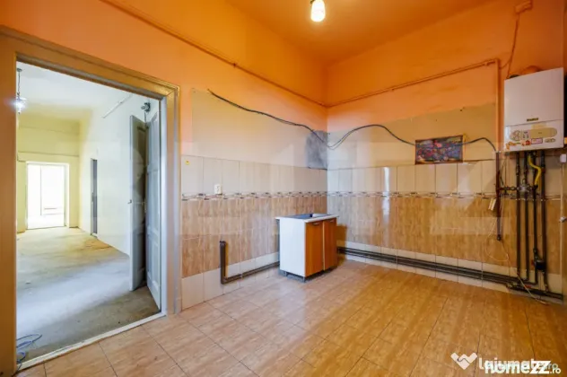 Cladire istorica, 175mp-5 camere, etaj 1, 1538Euro/ mp , z - Timisoara (Timis)