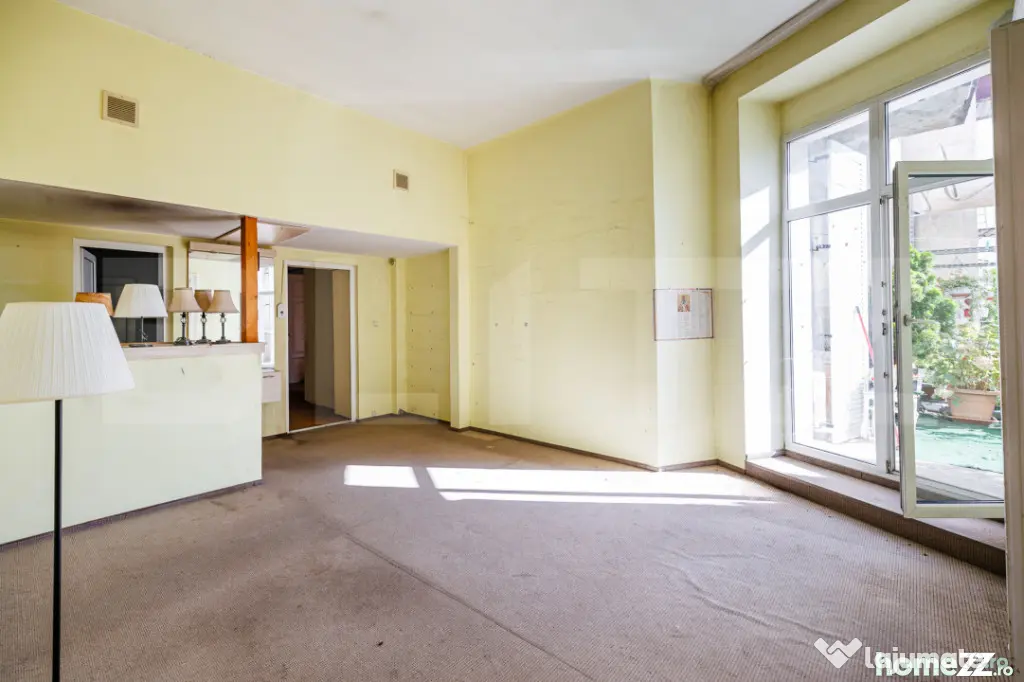 Cladire istorica, 175mp-5 camere, etaj 1, 1538Euro/ mp , z - Timisoara (Timis)