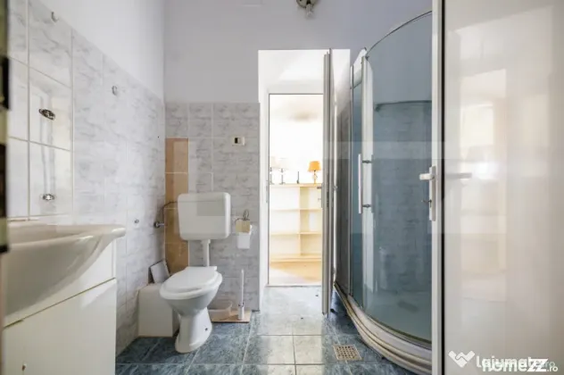 Cladire istorica, 175mp-5 camere, etaj 1, 1538Euro/ mp , z - Timisoara (Timis)
