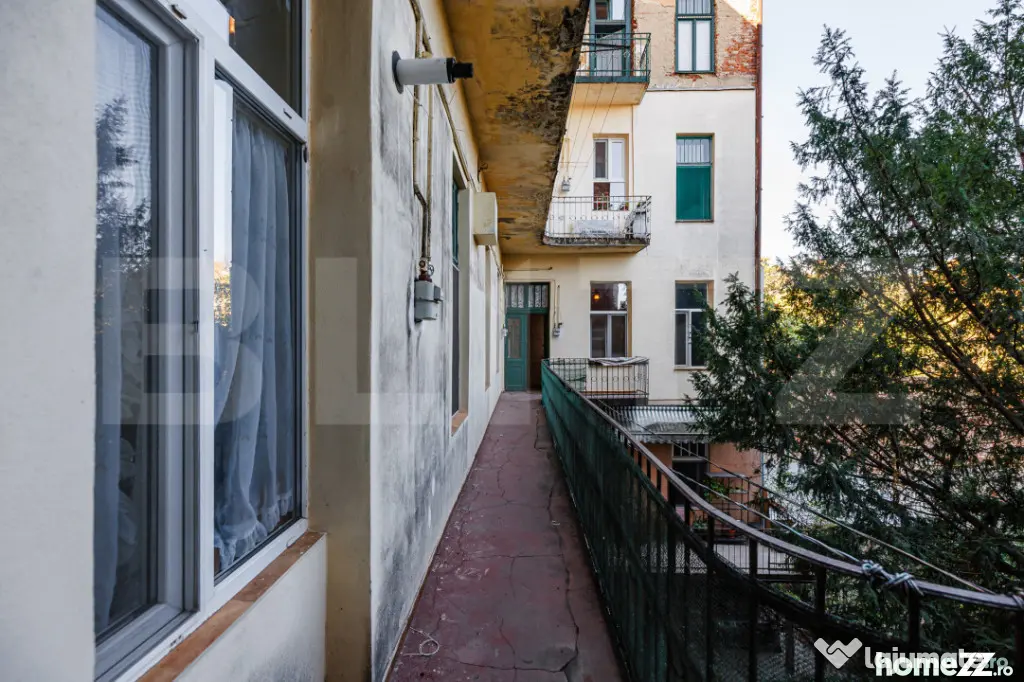 Cladire istorica, 175mp-5 camere, etaj 1, 1538Euro/ mp , z - Timisoara (Timis)