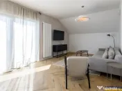 FILM! Vila de poveste, in centrul Brasovului, pe Drumul Ceta 