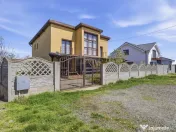 Casă cu 5 camere de inchiriat in Sofronea,Arad 