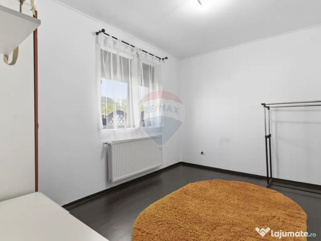 Casă cu 5 camere de inchiriat in Sofronea,Arad