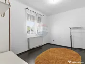 Casă cu 5 camere de inchiriat in Sofronea,Arad 