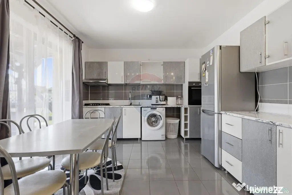 Casă cu 5 camere de inchiriat in Sofronea,Arad