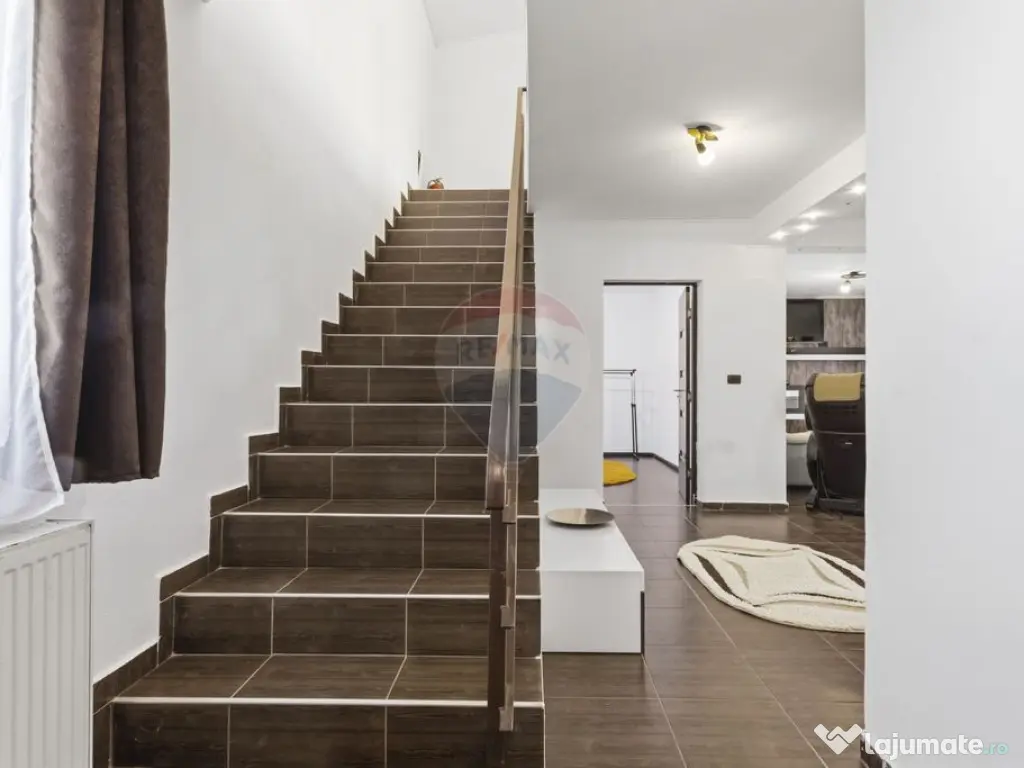 Casă cu 5 camere de inchiriat in Sofronea,Arad