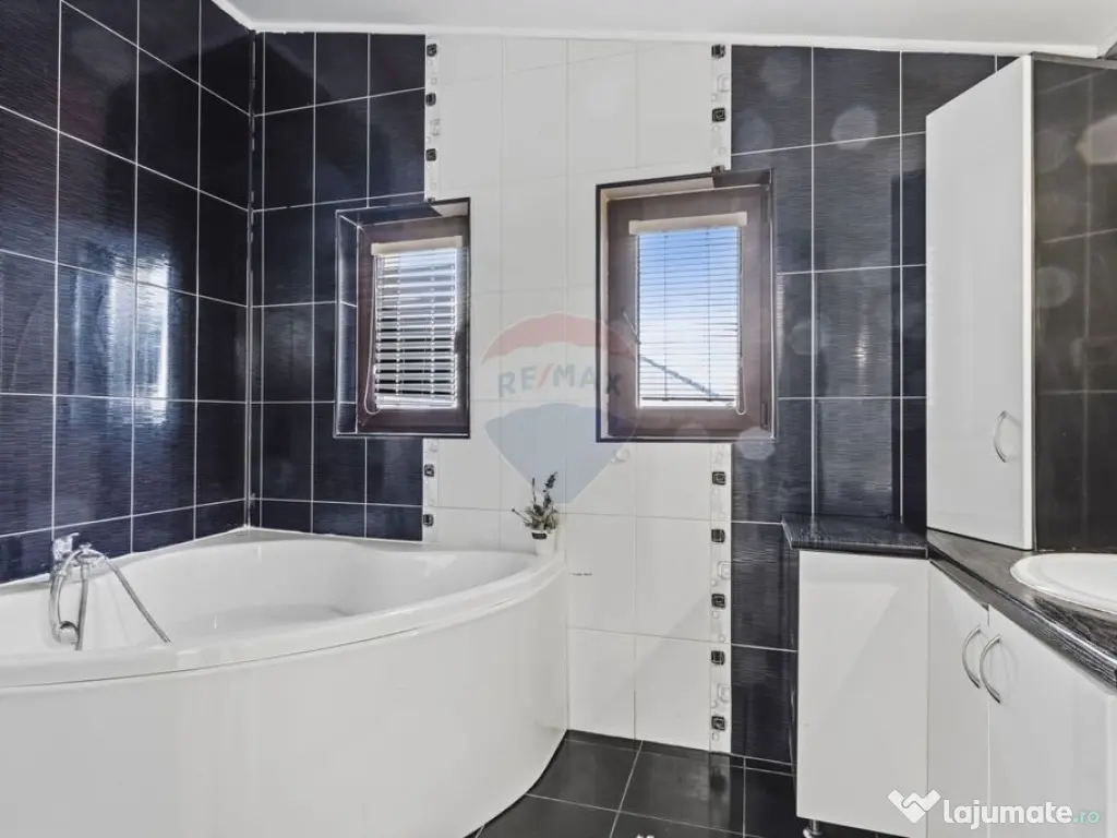 Casă cu 5 camere de inchiriat in Sofronea,Arad