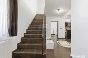 Casă cu 5 camere de inchiriat in Sofronea,Arad 