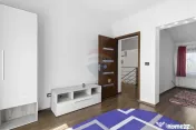 Casă cu 5 camere de inchiriat in Sofronea,Arad 