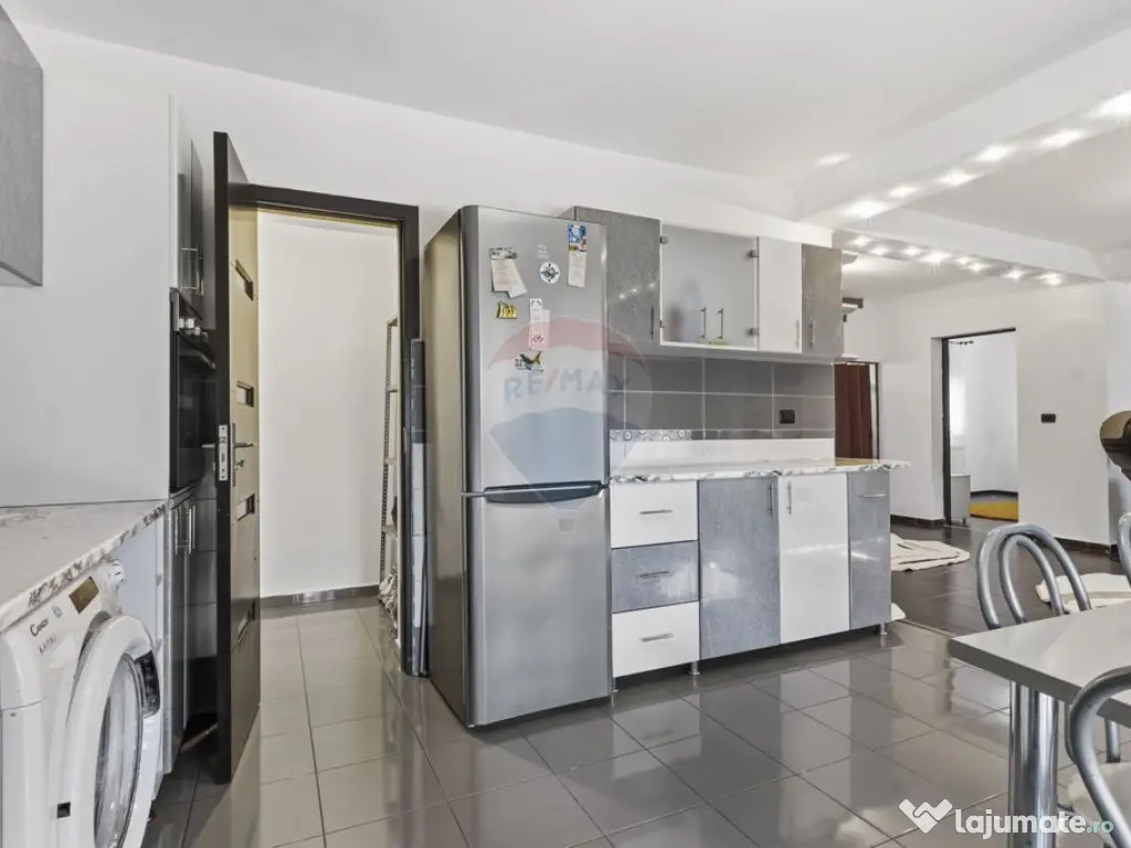 Casă cu 5 camere de inchiriat in Sofronea,Arad