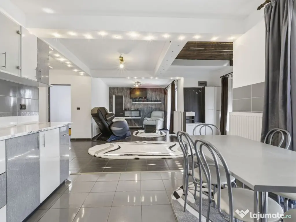 Casă cu 5 camere de inchiriat in Sofronea,Arad