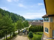 Resedinta cu atmosfera familiara,peisaj imersiv,amplasare pr