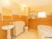 Resedinta cu atmosfera familiara,peisaj imersiv,amplasare pr 