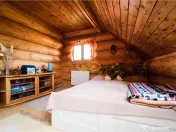 Casa din busteni cu ferma zootehnica si afacere (Tengheler, 