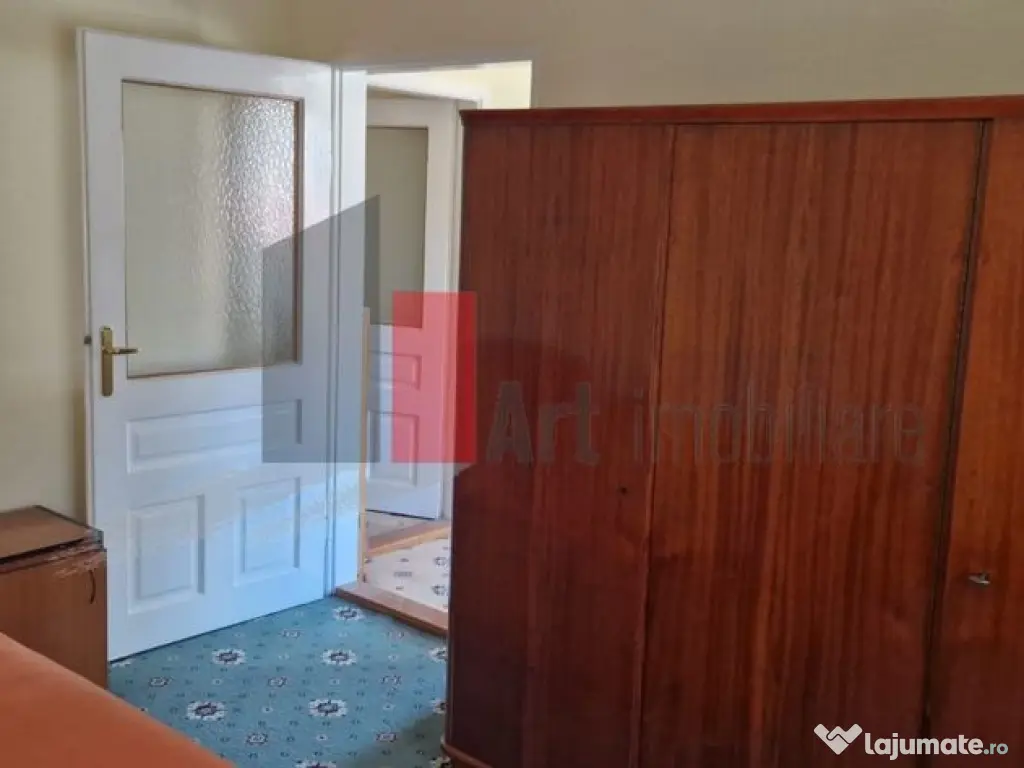 CASA DE VANZARE IN BUSTENI- POIANA TAPULUI