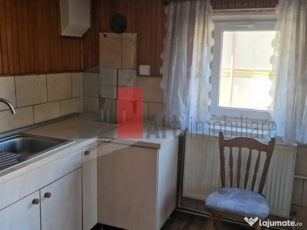 CASA DE VANZARE IN BUSTENI- POIANA TAPULUI