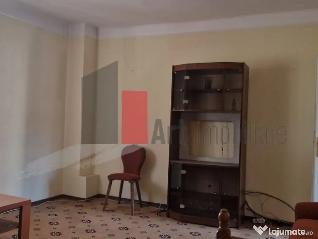 CASA DE VANZARE IN BUSTENI- POIANA TAPULUI