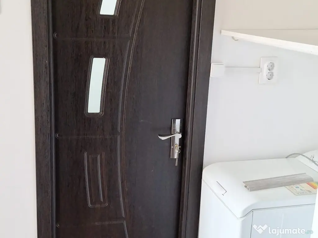 Inchiriez apartament cu doua camere