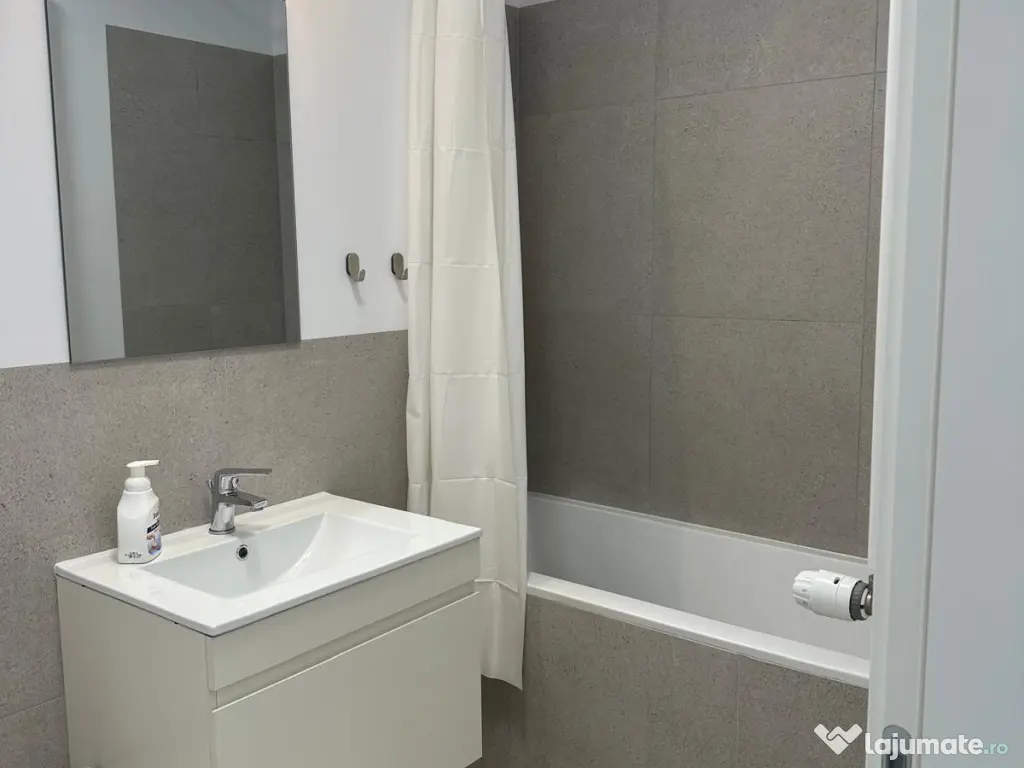 Inchiriez apartament 2 camere + parcare Silk District