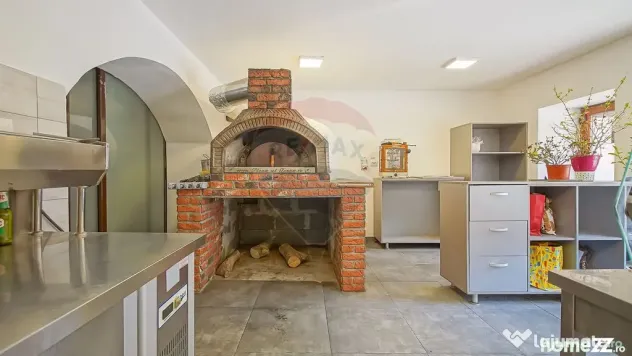 Casă cu 7 Camere + Spațiu Comercial, Oportunitate Rară...