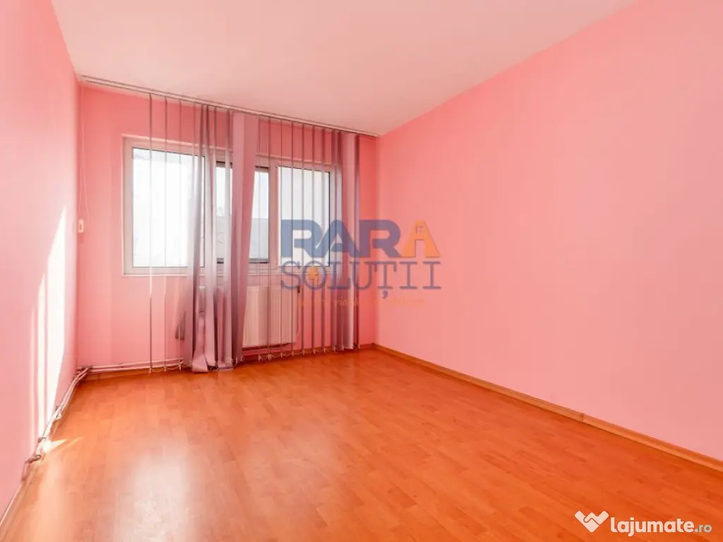 Apartament 3 camere, două băi - Str. Bogdan Dragoș