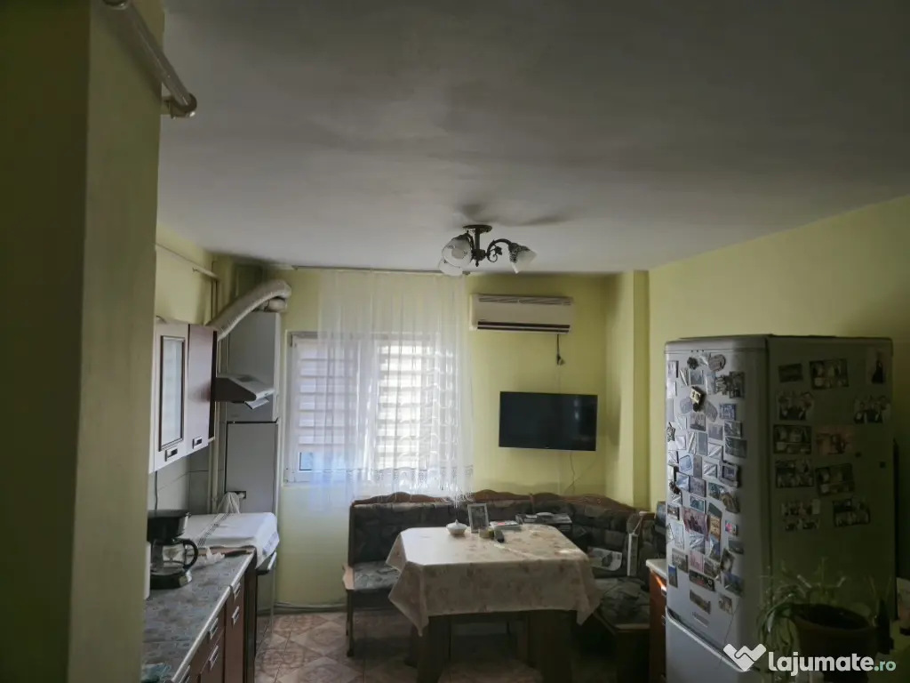 vând apartament ultracentral Bacău