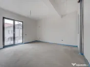 Casa se preda finisata - 4 bai -3 dormitoare - curte - parca 