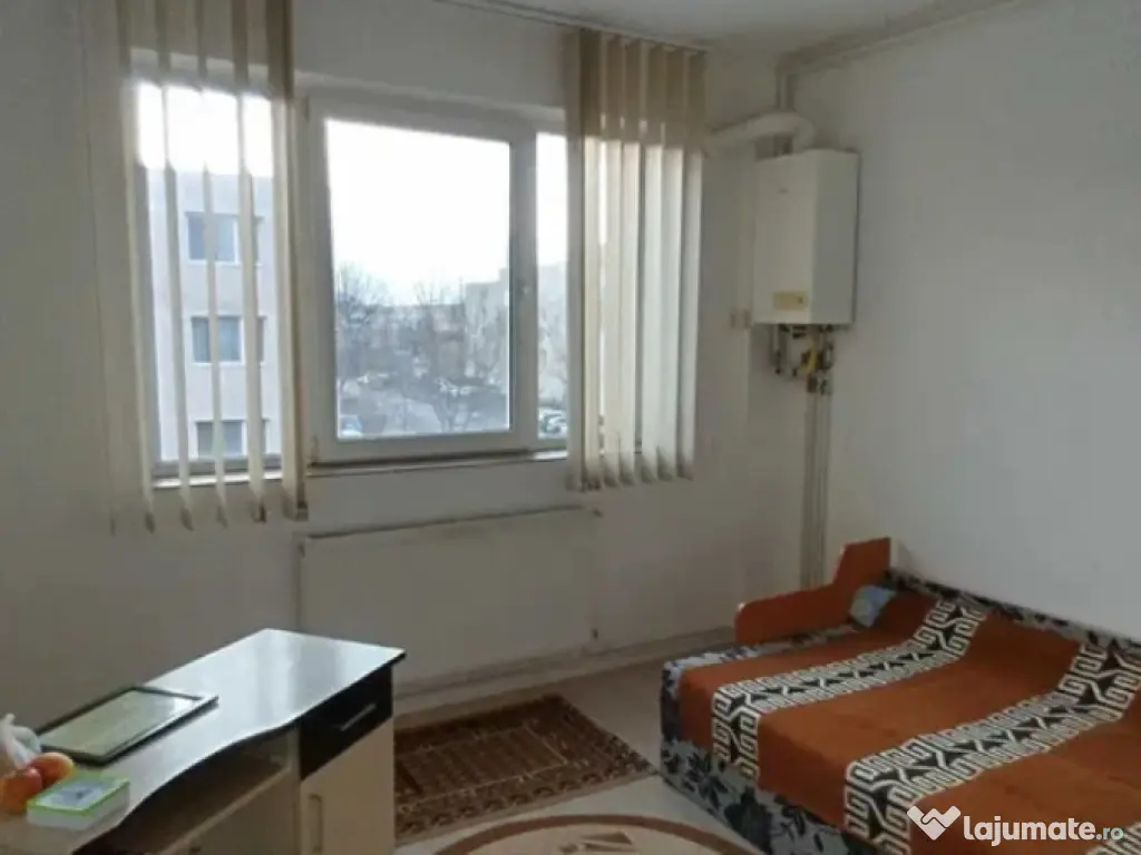 Garsoniera semidecomandata - zona Tractorul