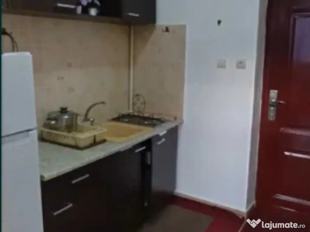 Garsoniera semidecomandata - zona Tractorul