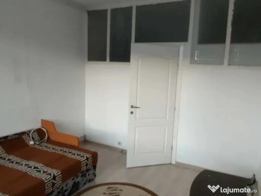 Garsoniera semidecomandata - zona Tractorul