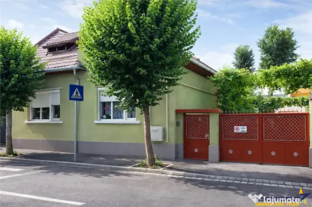 3D!Ansamblu casa productie comercial, 3 corpuri,acces strada
