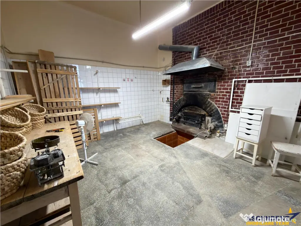 3D!Ansamblu casa productie comercial, 3 corpuri,acces strada