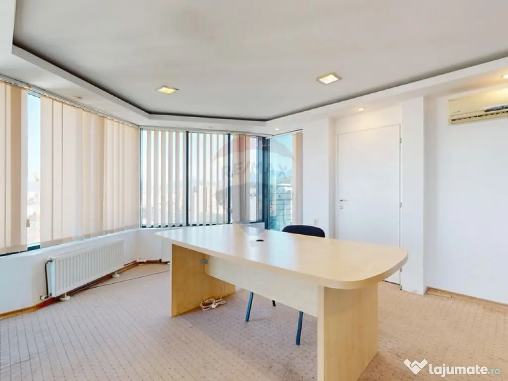 BIROU cu priveliște panoramică – Centru Civic