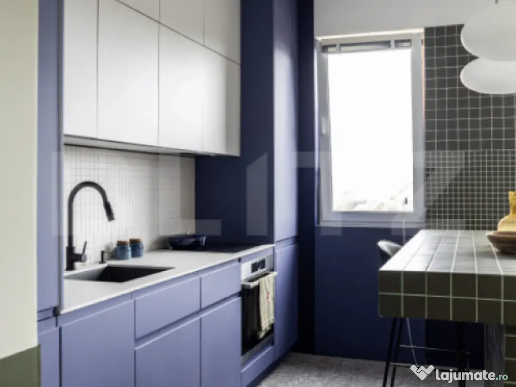 Apartament 3 camere, deosebit, 2 parcari, zona Terra