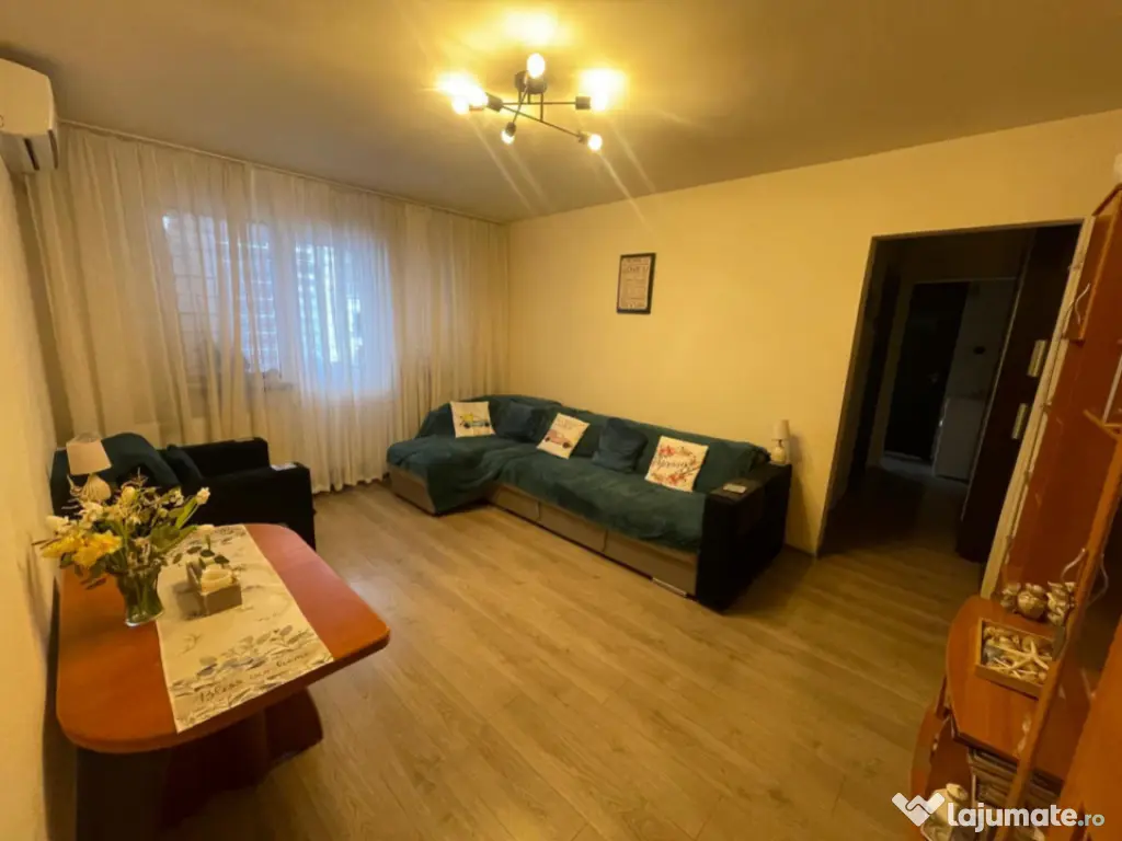 Apartament cu 3 camere, etaj 3, Craiovita Noua