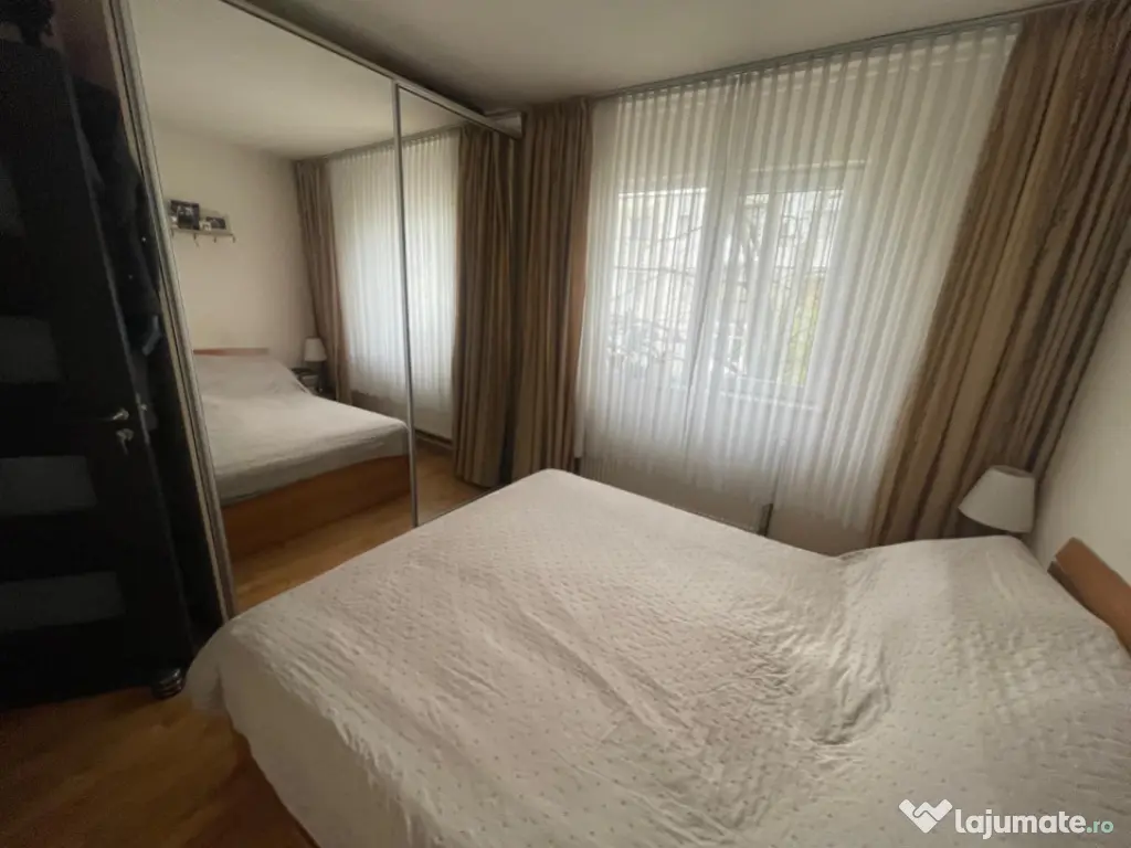 Apartament cu 3 camere, etaj 3, Craiovita Noua