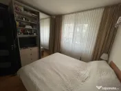 Apartament cu 3 camere, etaj 3, Craiovita Noua 