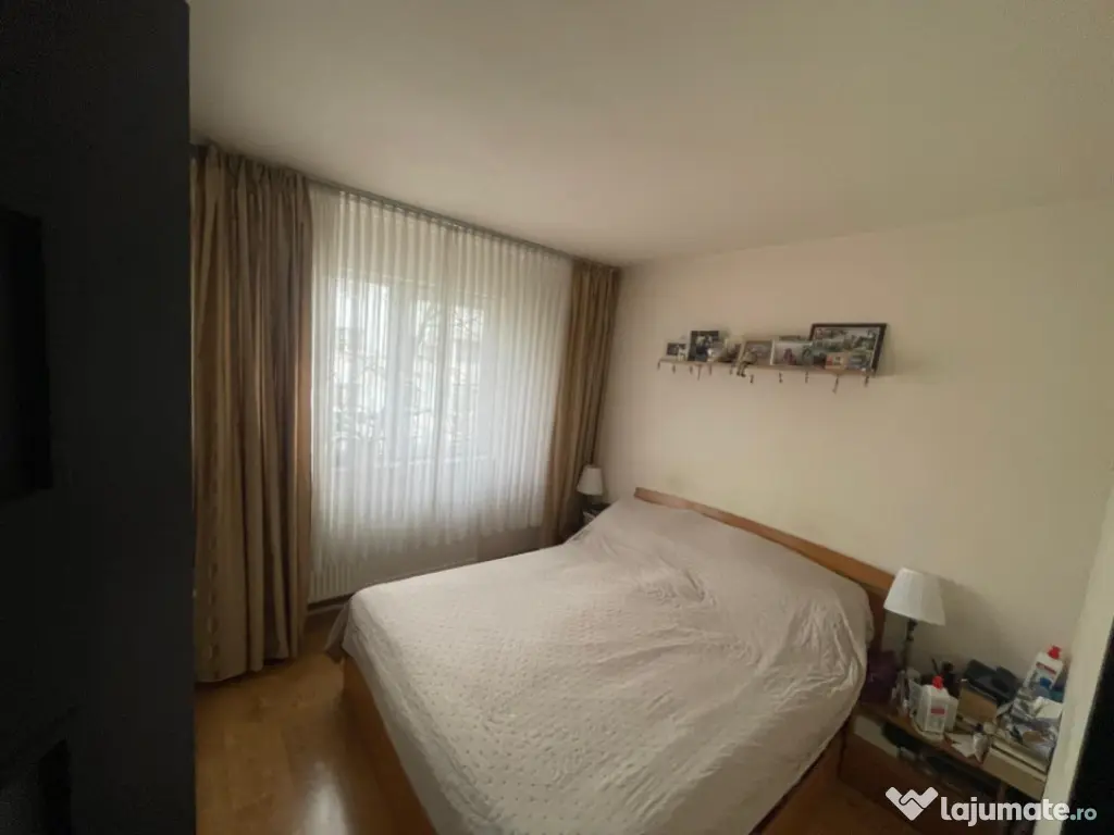 Apartament cu 3 camere, etaj 3, Craiovita Noua