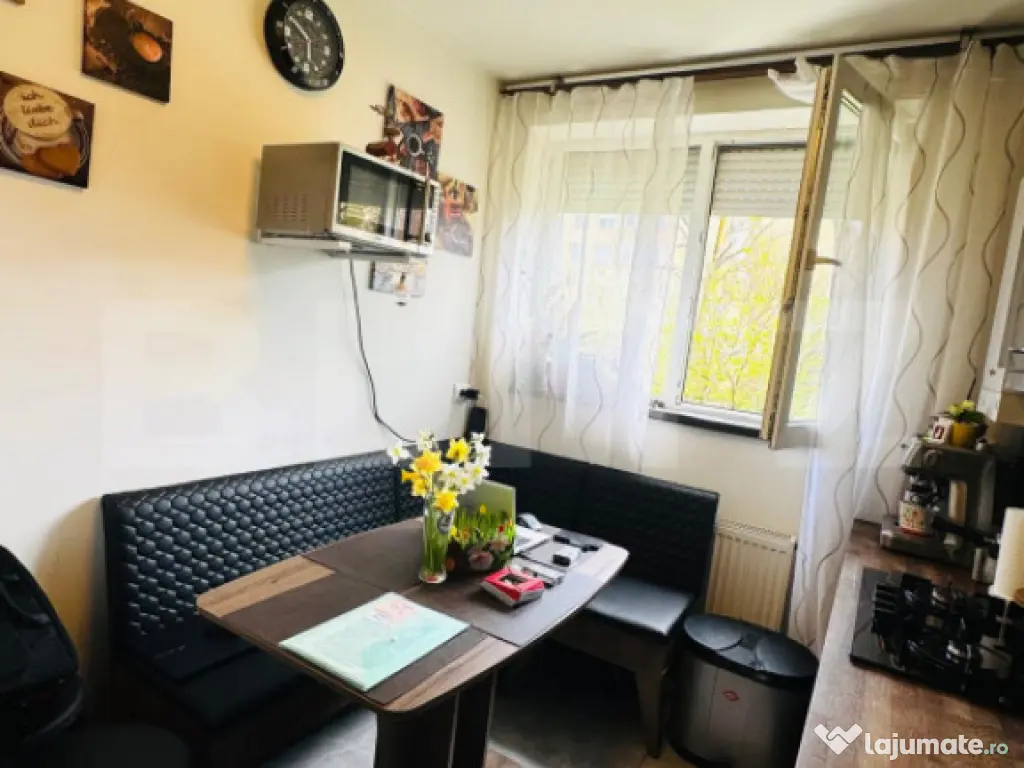 Apartament de vanzare, 2 camere, etaj 1, Tractorul