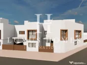 O casă mare, cu terasă, piscină și terasă pe acoperiș, situată aproape de mare