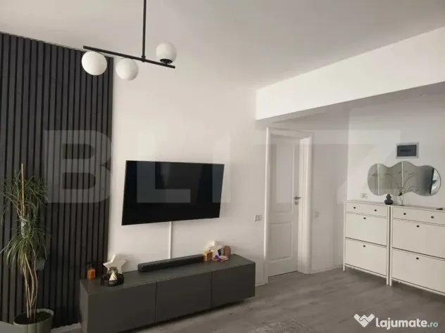 Apartament lux Tractorul | 2 camere | Terasa 10 m | Parcare