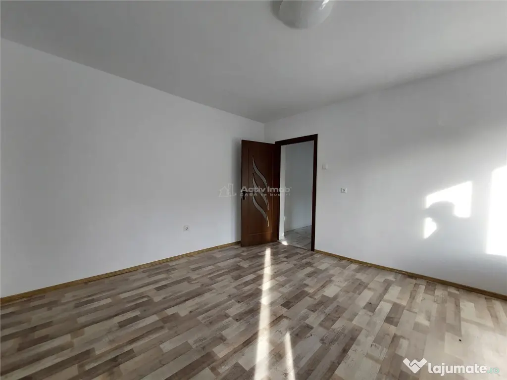 3 camere, 48 mp, etaj 2, complet renovat, zona Crang, Aleea