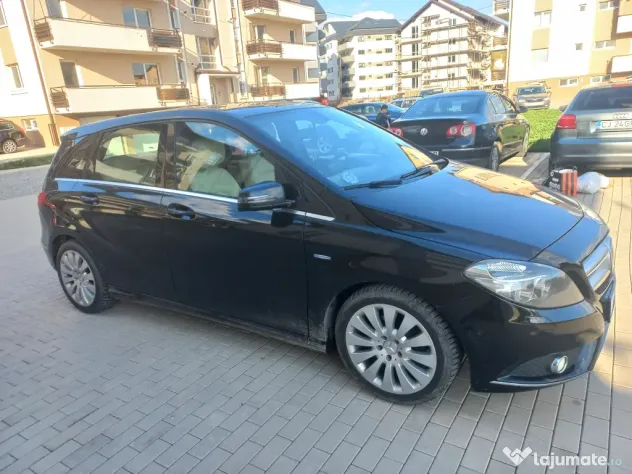 Vand Mercedes b180 cdi