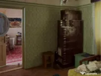 Casă renovabilă + 2750 mp teren, Văcarea ,central 