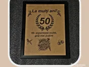 Tablouri personalizate prin gravură laser 