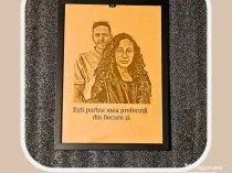 Tablouri personalizate prin gravură laser